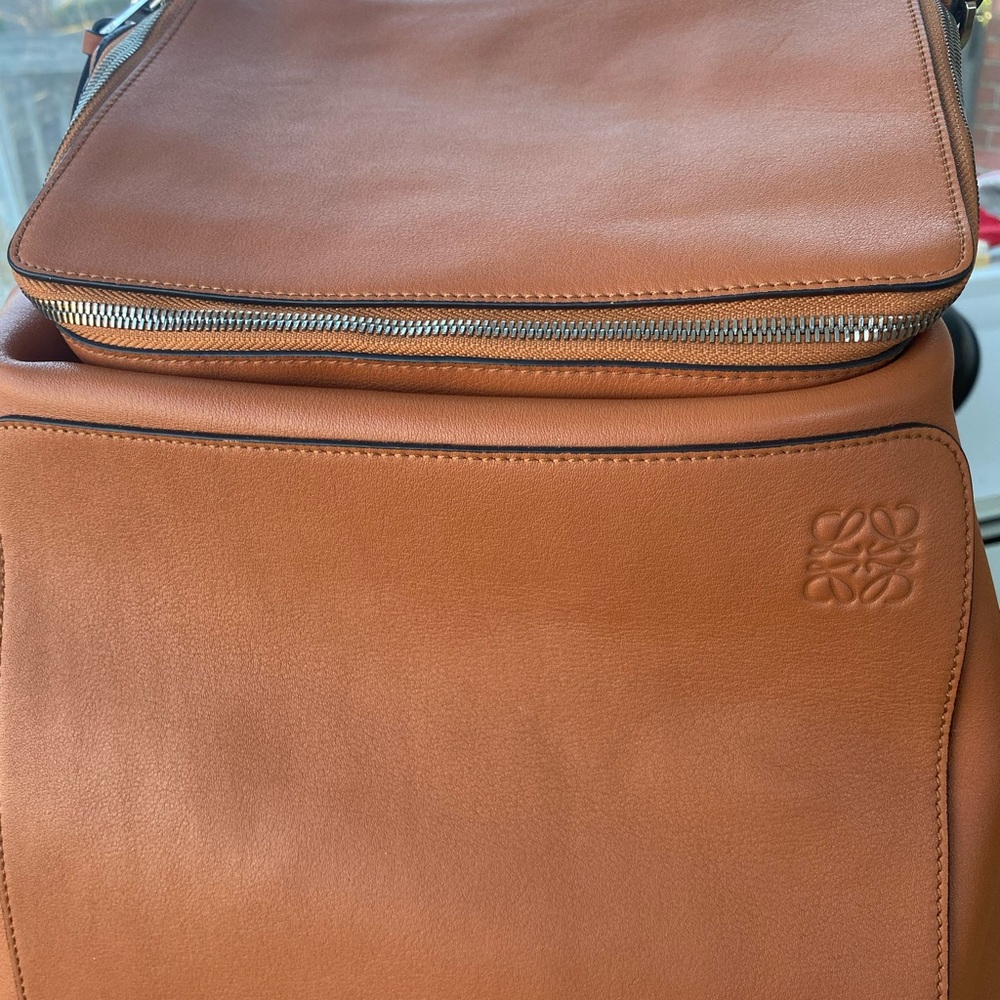 Loewe Backpack! Color Brown (New)